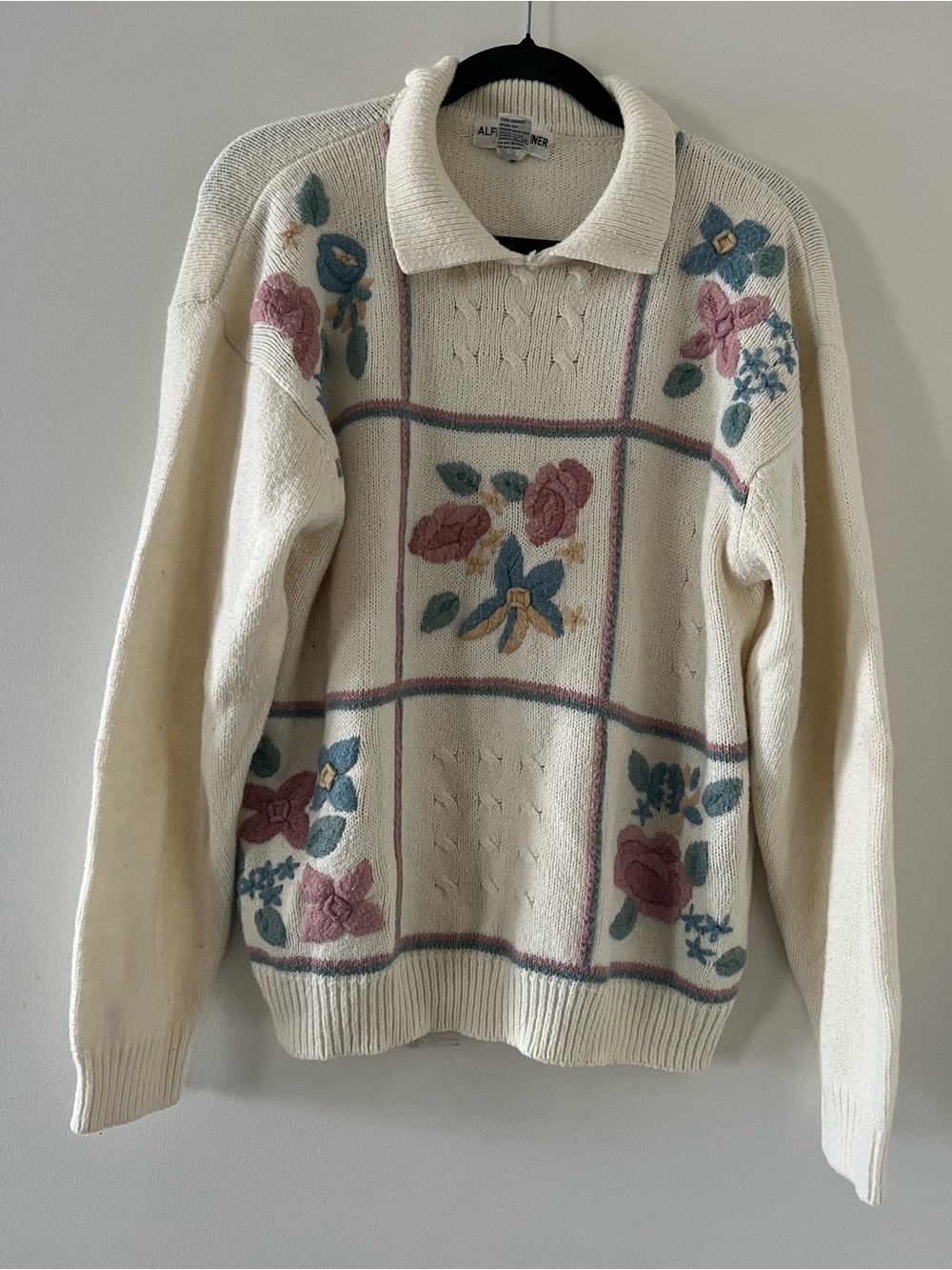 Vintage Cream Floral Embroidered Sweater XL Cottagecore Grandmacore Romantic
